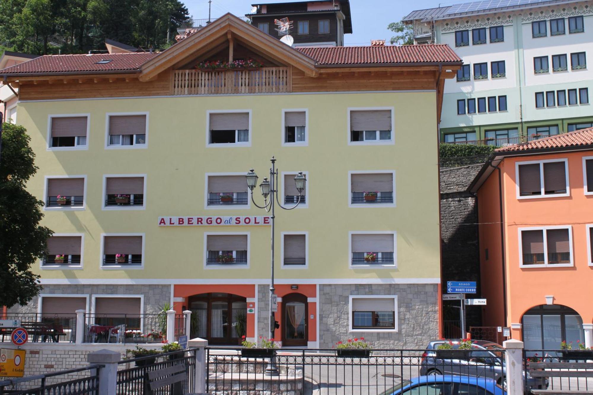 Albergo Ristorante "Al Sole" Lusiana Esterno foto
