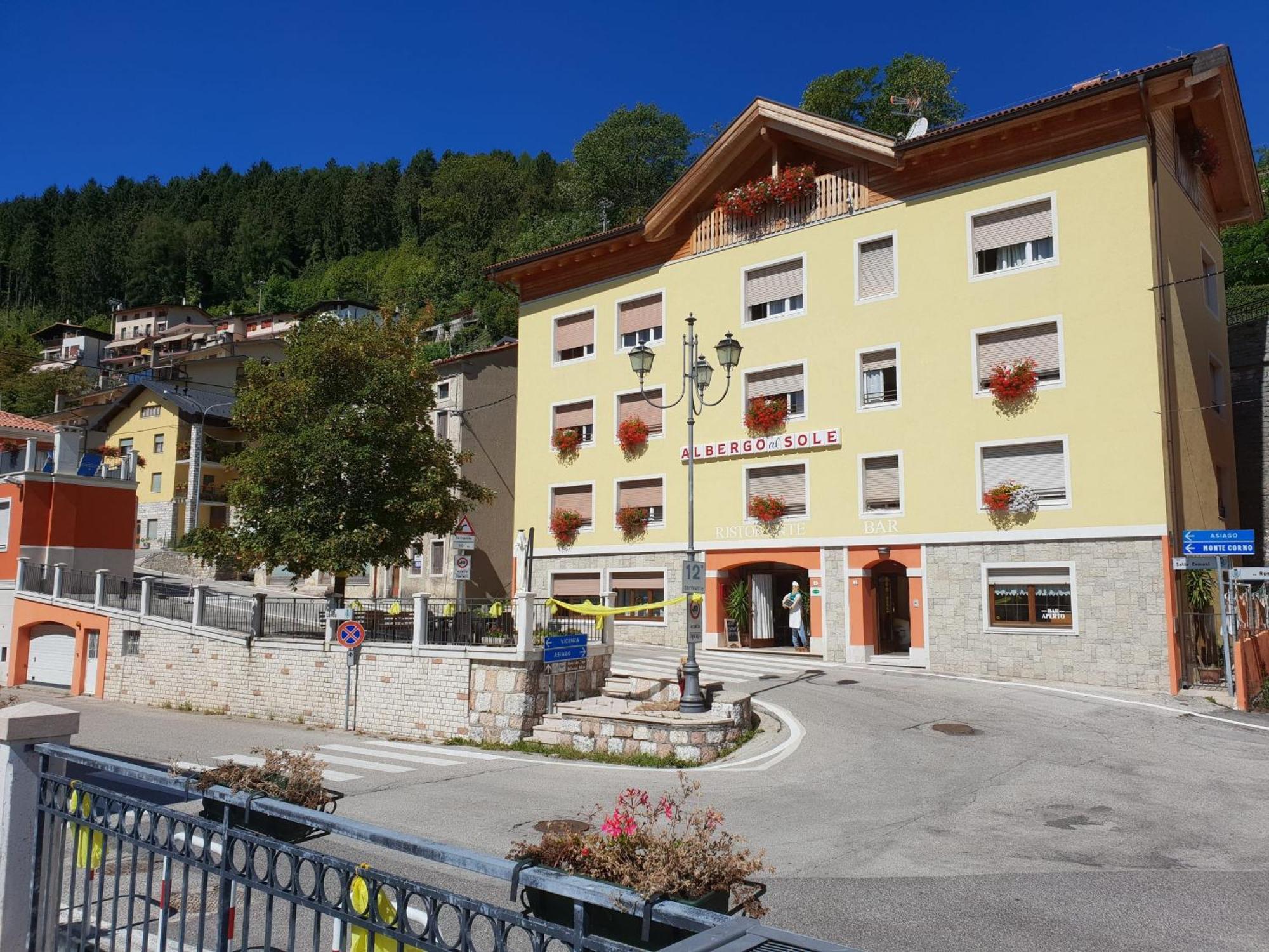 Albergo Ristorante "Al Sole" Lusiana Esterno foto